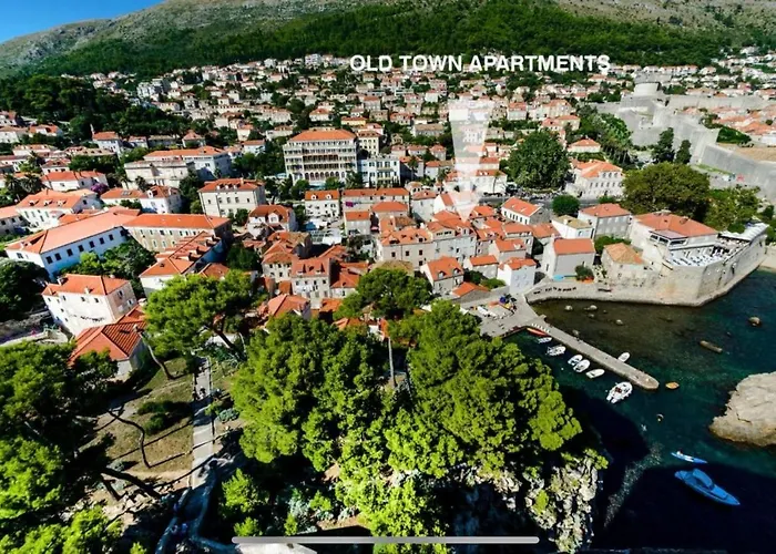 Old Town Apartments Next To The Beach 2